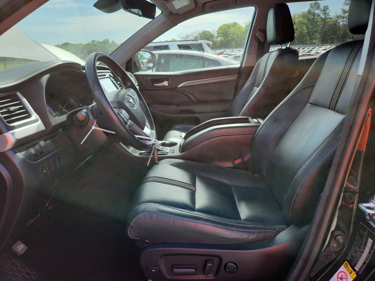 2018 TOYOTA HIGHLANDER SE photo 7
