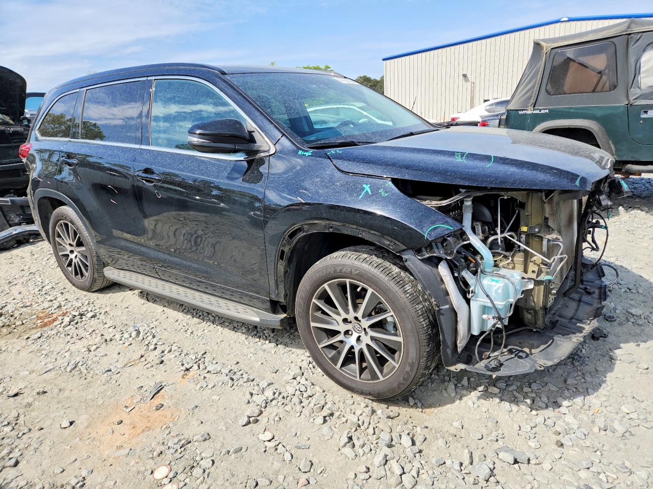 2018 TOYOTA HIGHLANDER SE photo 4