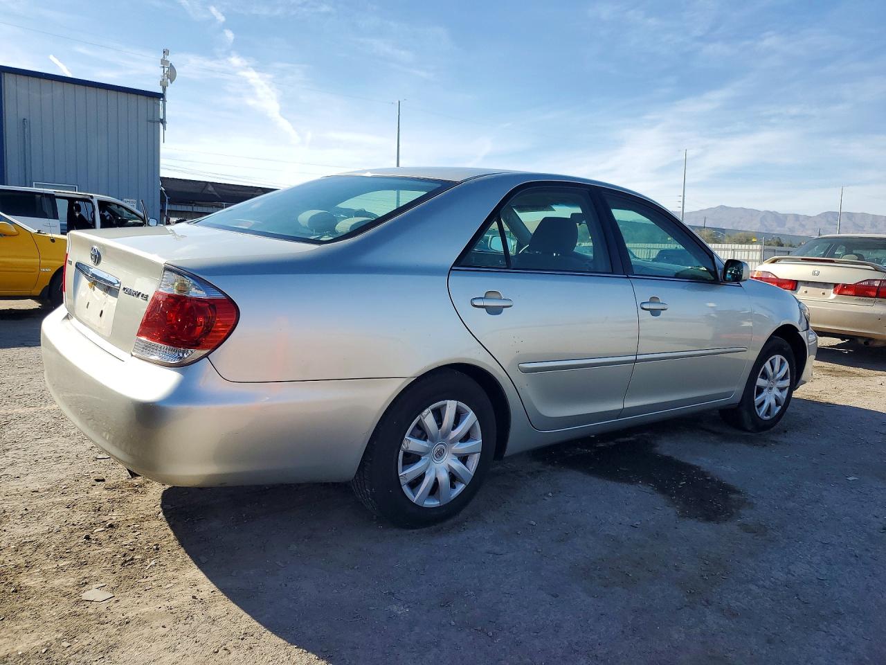 2005 TOYOTA CAMRY LE photo 7