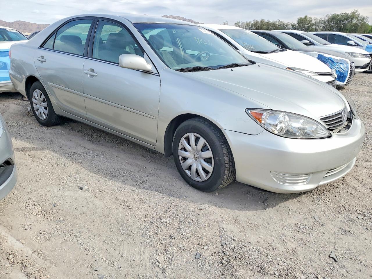 2005 TOYOTA CAMRY LE photo 10