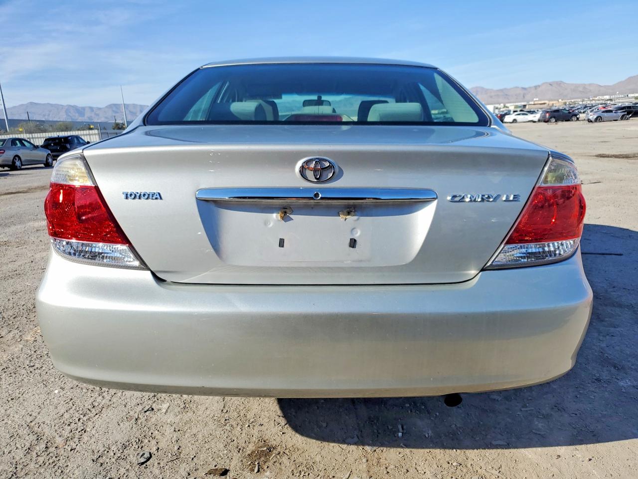2005 TOYOTA CAMRY LE photo 16