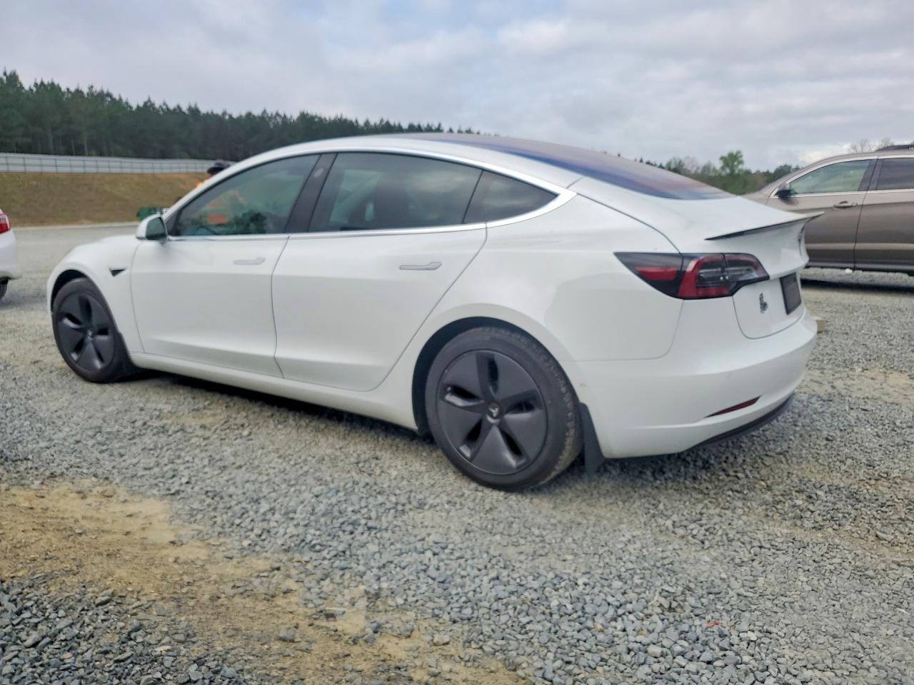 2018 TESLA MODEL 3 photo 3