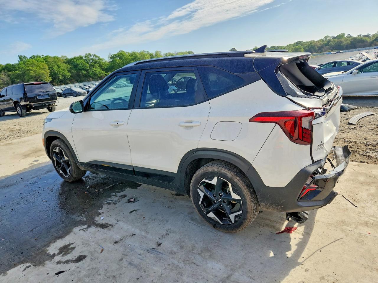 2025 KIA SELTOS S photo 3