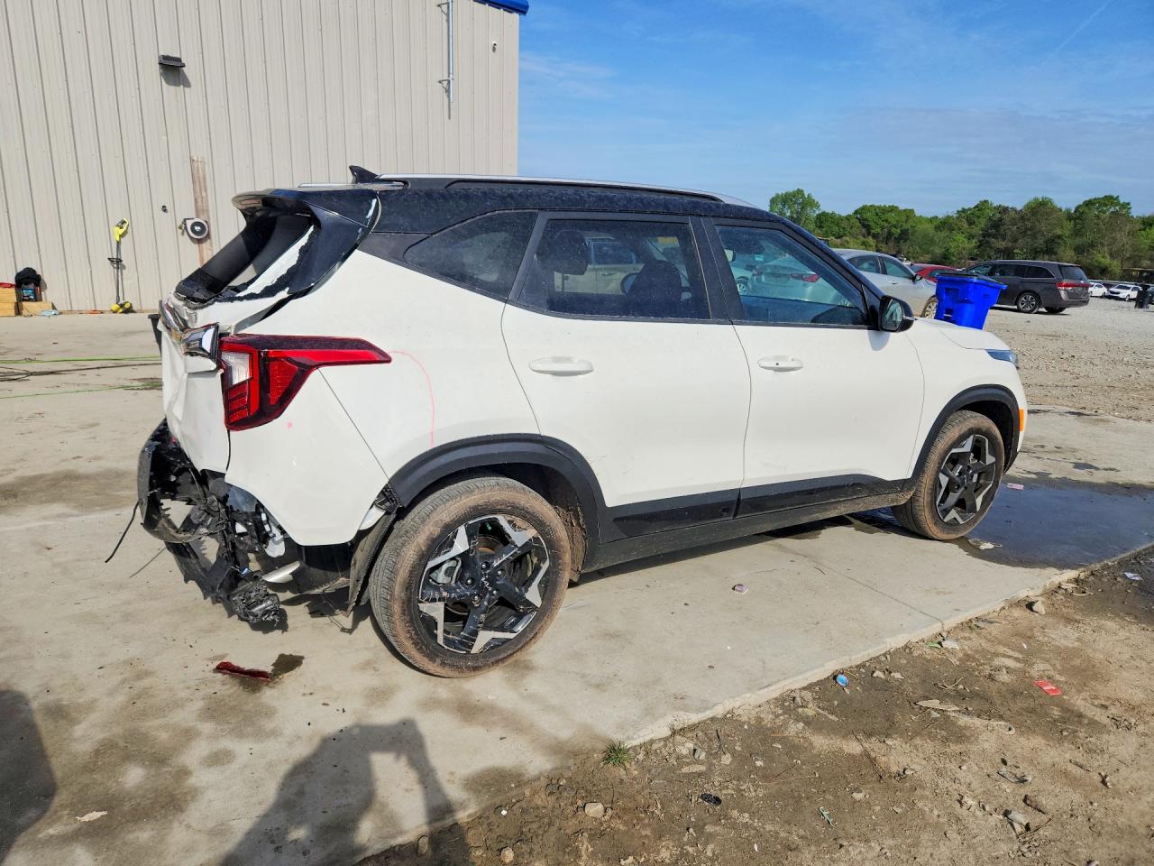 2025 KIA SELTOS S photo 5