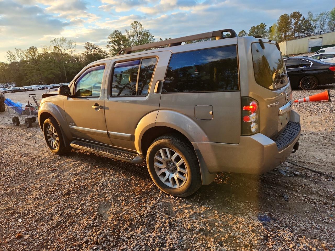 2008 NISSAN PATHFINDER SE V8 photo 4