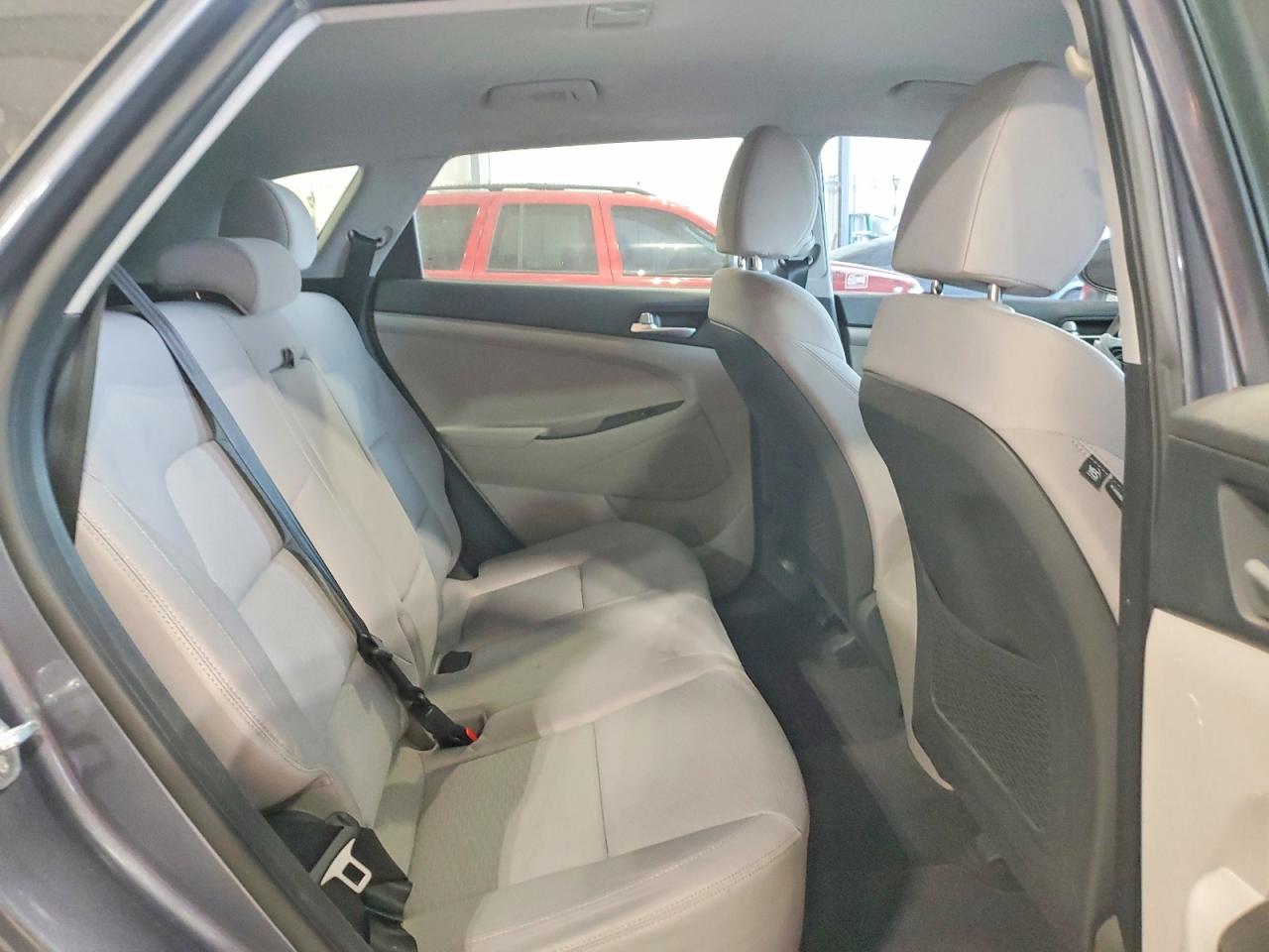 2021 HYUNDAI TUCSON SE photo 31