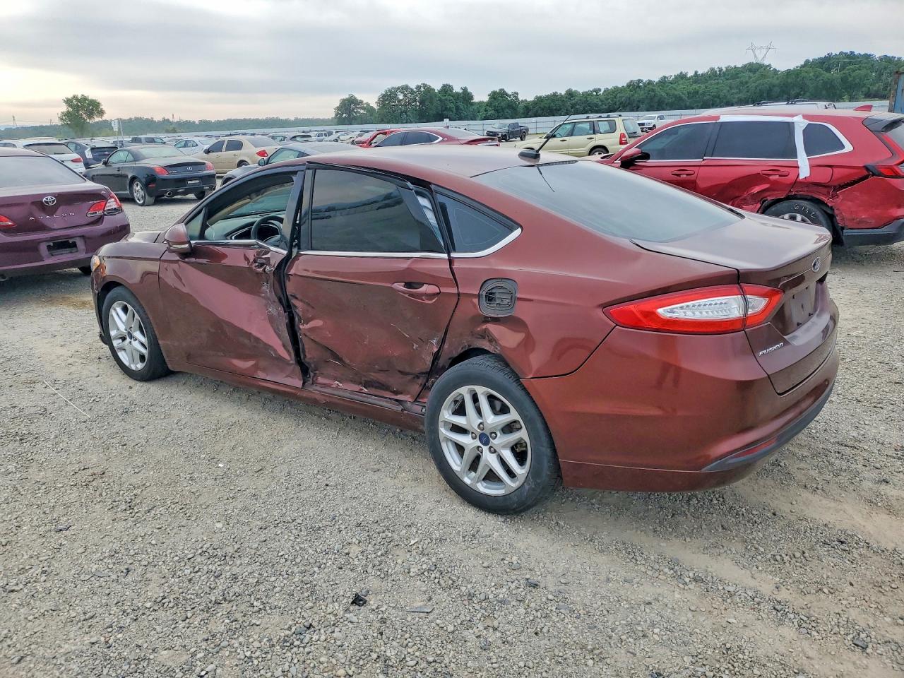 2016 FORD FUSION SE photo 2
