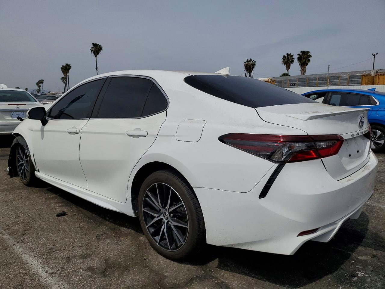 2024 TOYOTA CAMRY SE photo 3