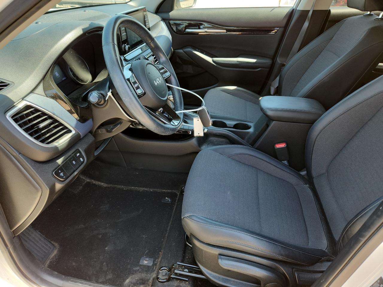 2023 KIA SELTOS S photo 13