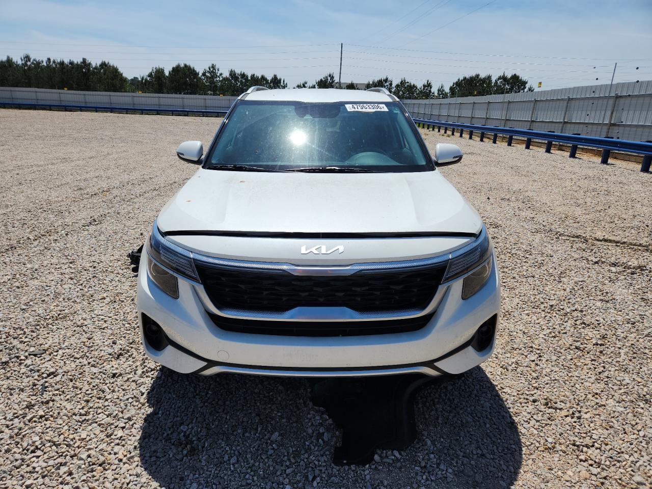 2023 KIA SELTOS S photo 9