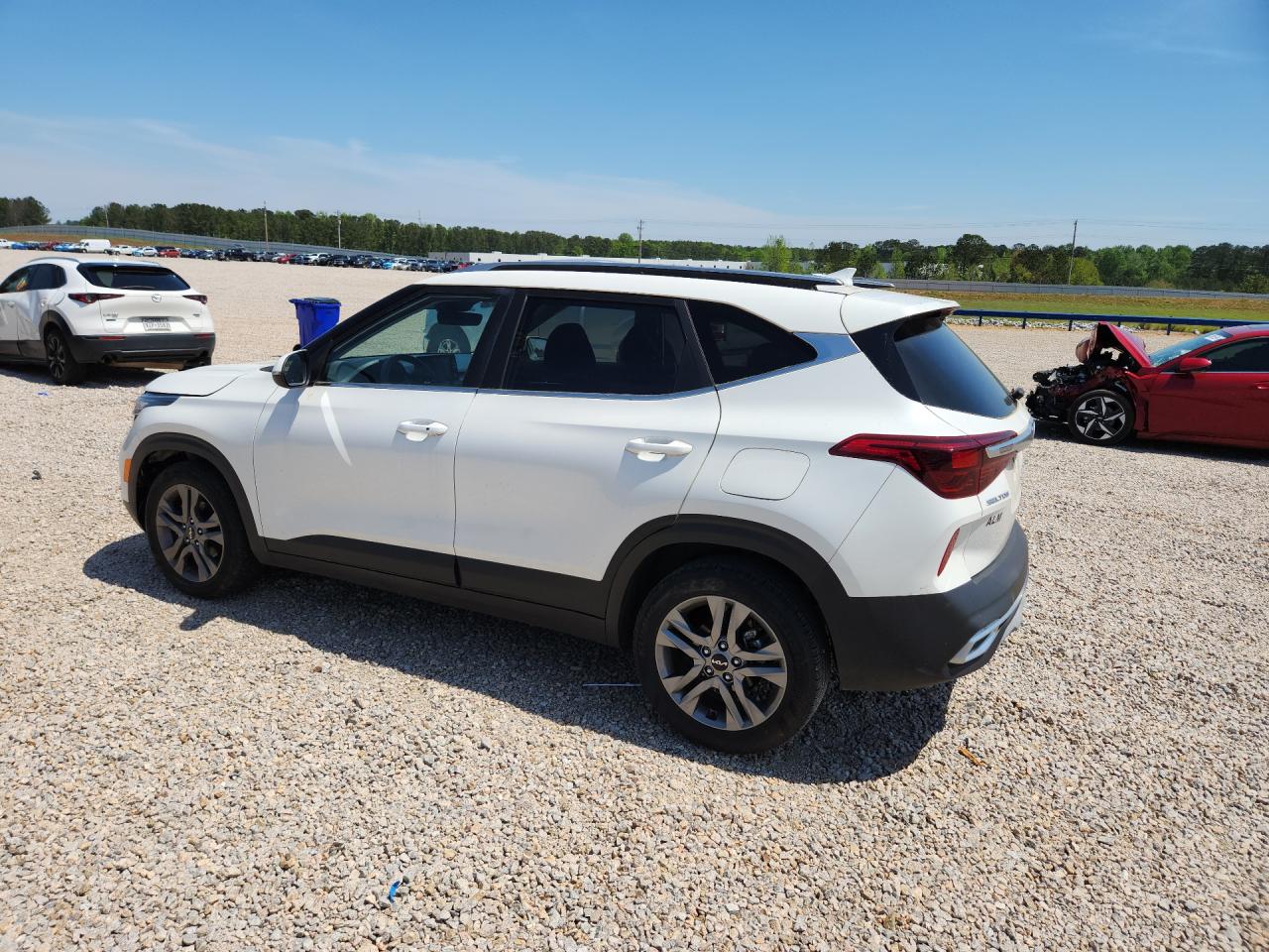2023 KIA SELTOS S photo 3