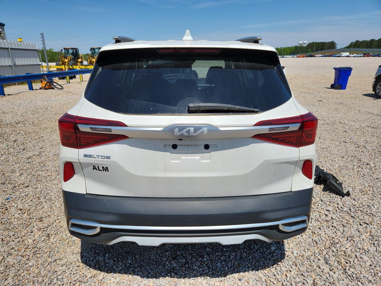 2023 KIA SELTOS S photo 11