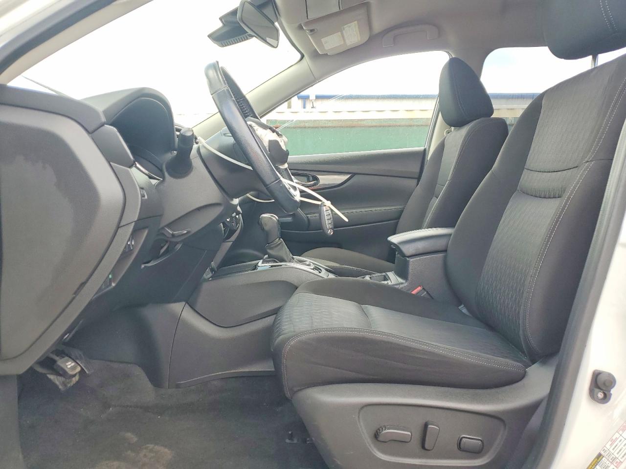 2020 NISSAN ROGUE SV photo 19