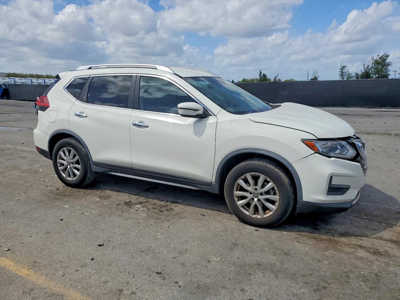 2020 NISSAN ROGUE SV photo 10