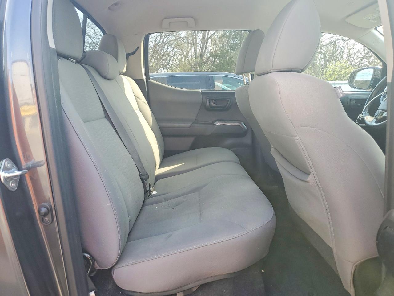 2019 TOYOTA TACOMA SR5 V6 photo 28