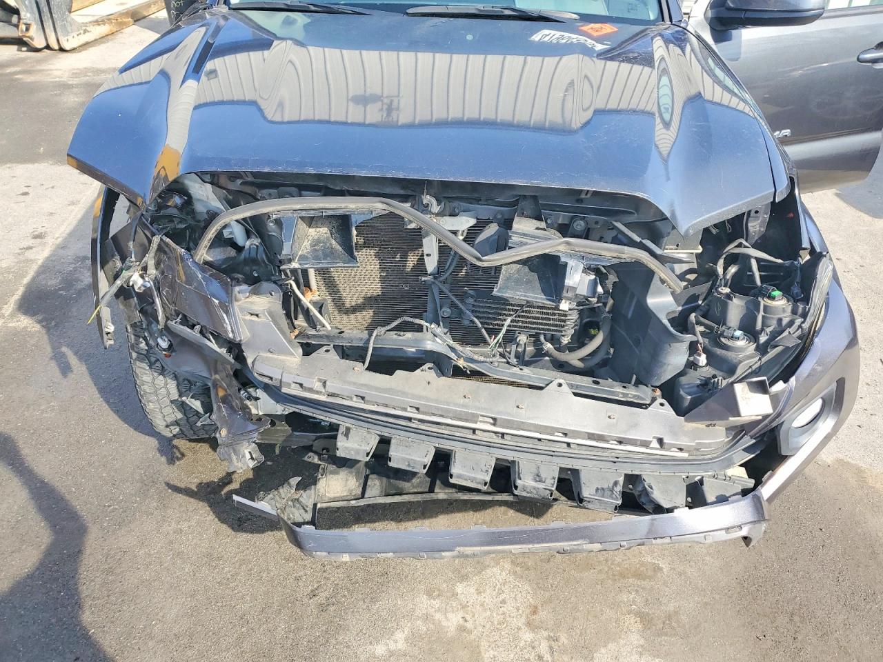 2019 TOYOTA TACOMA SR5 V6 photo 31