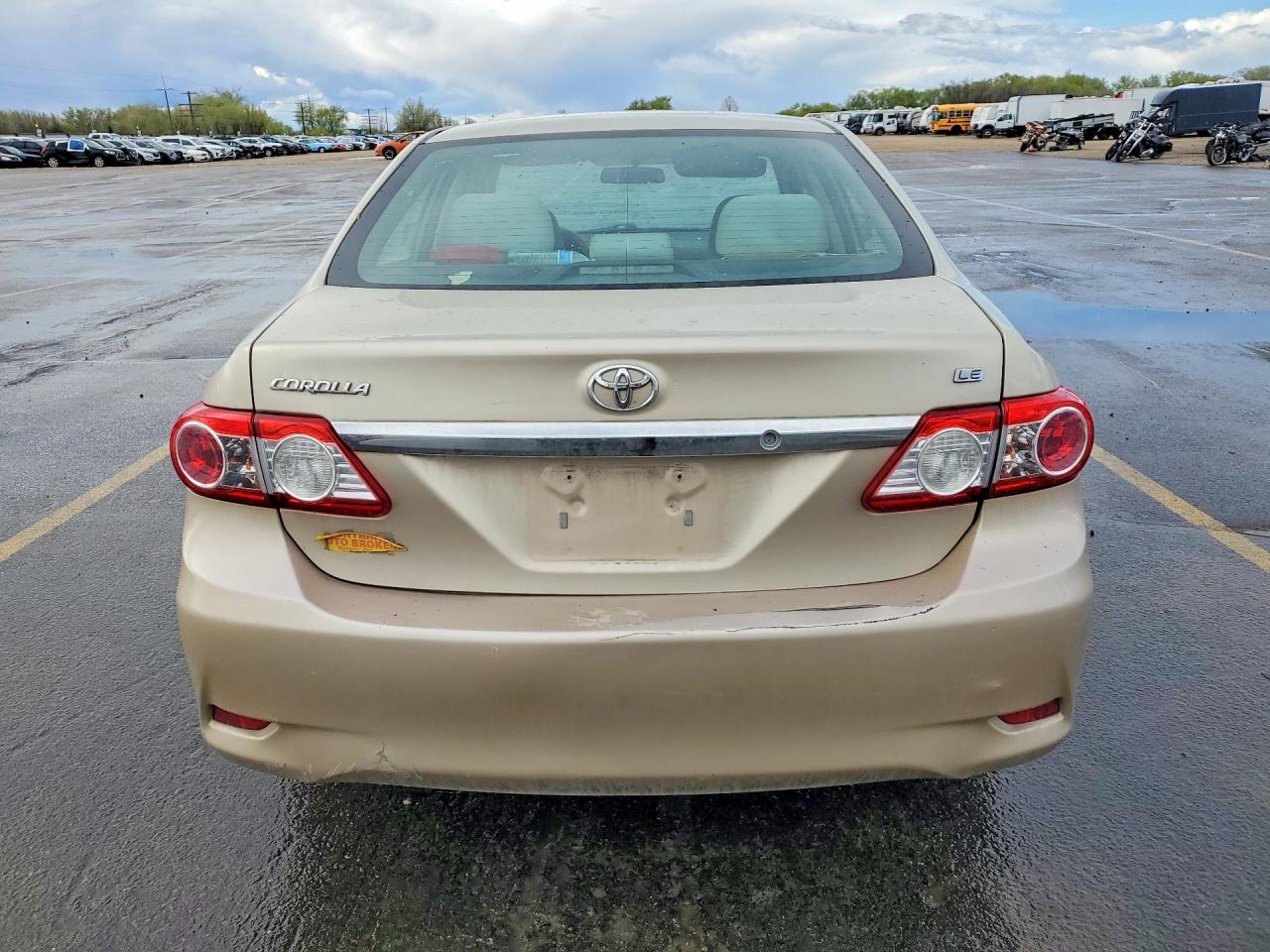 2013 TOYOTA COROLLA photo 16