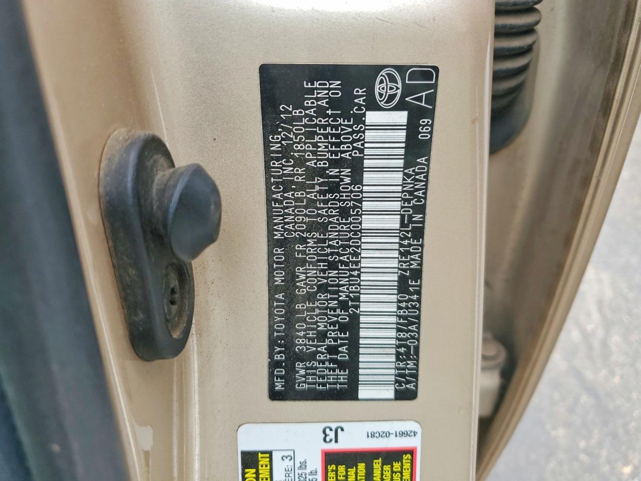 2013 TOYOTA COROLLA photo 34