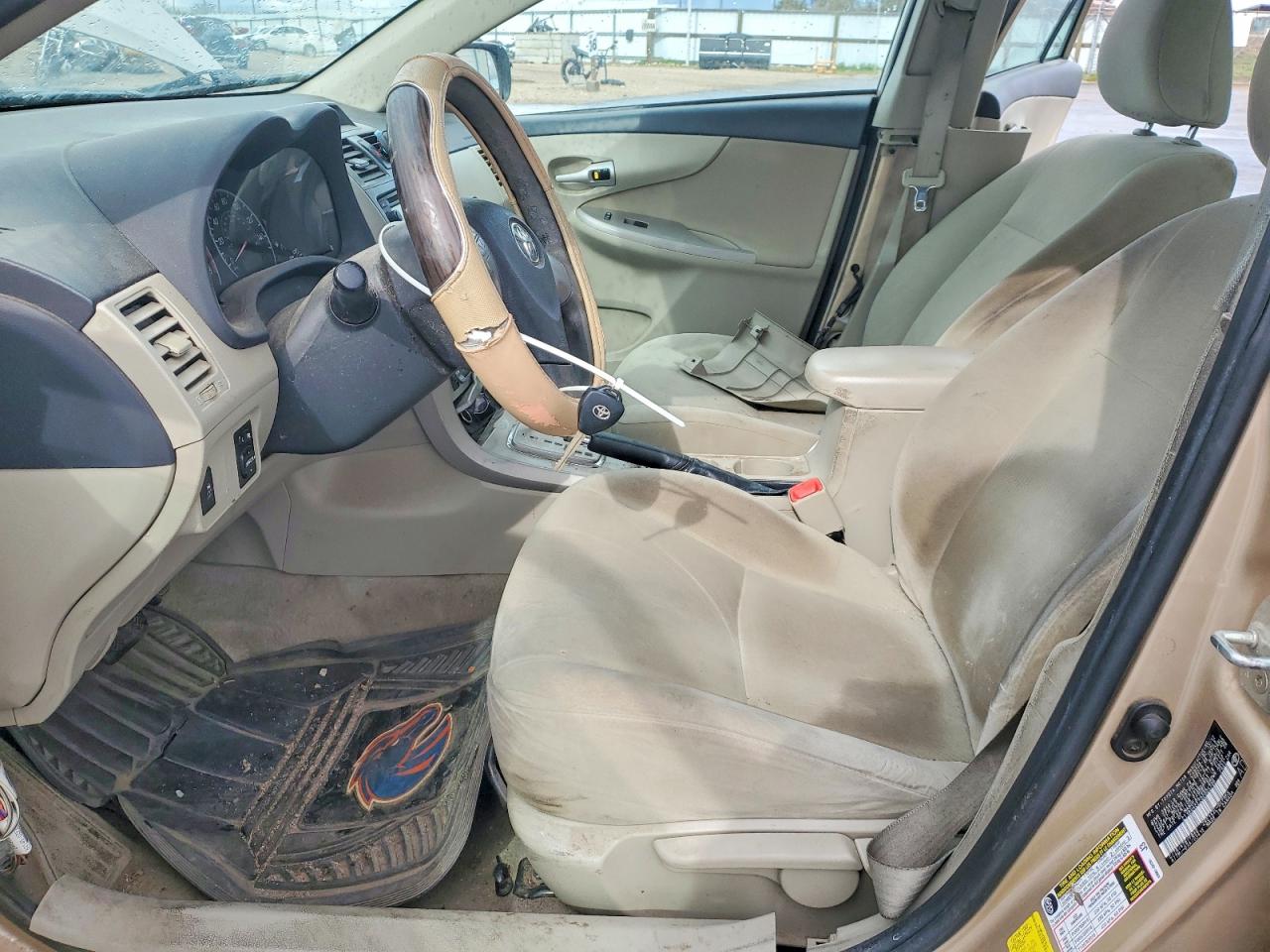 2013 TOYOTA COROLLA photo 19