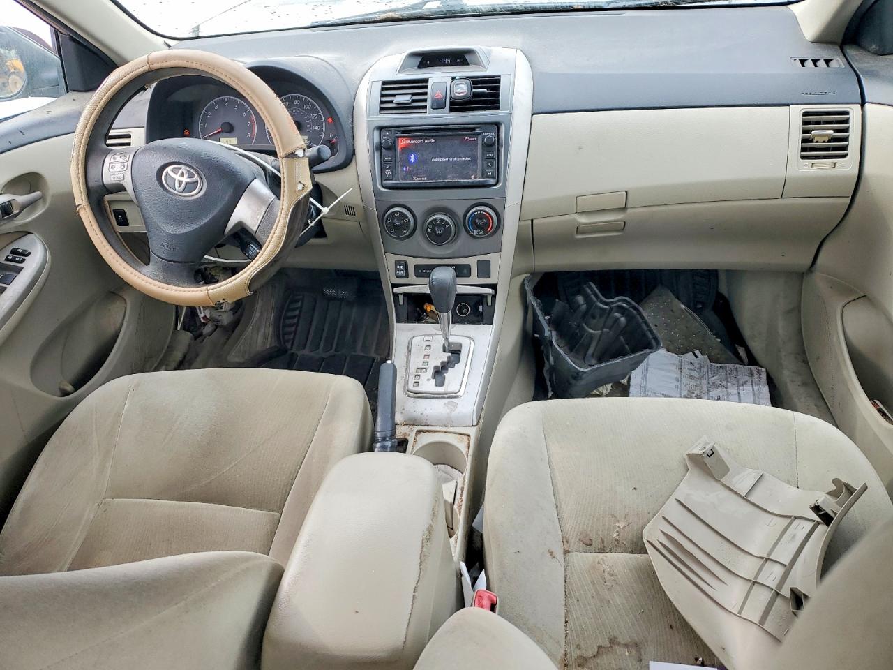 2013 TOYOTA COROLLA photo 22
