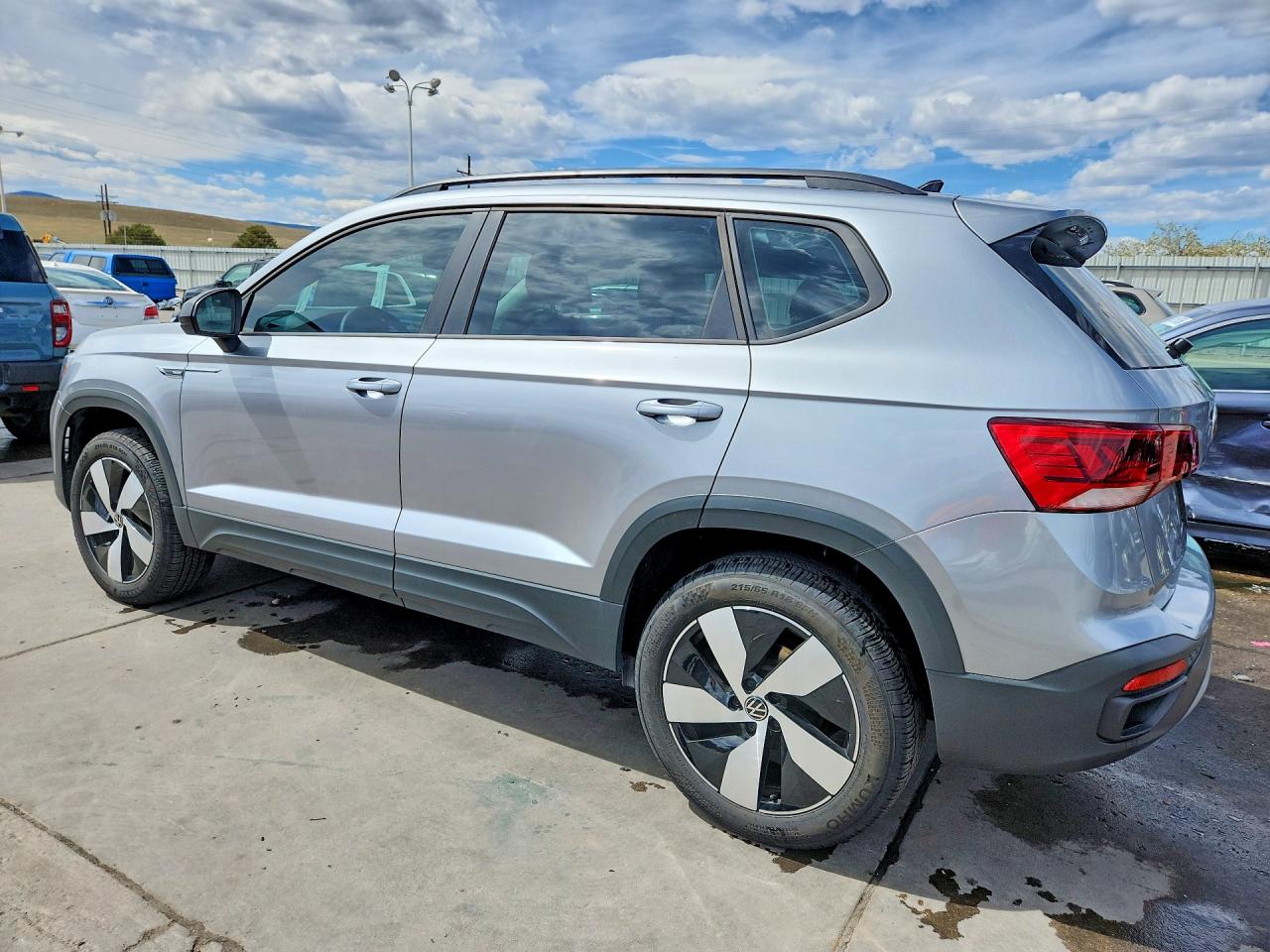 2024 VOLKSWAGEN TAOS S photo 2
