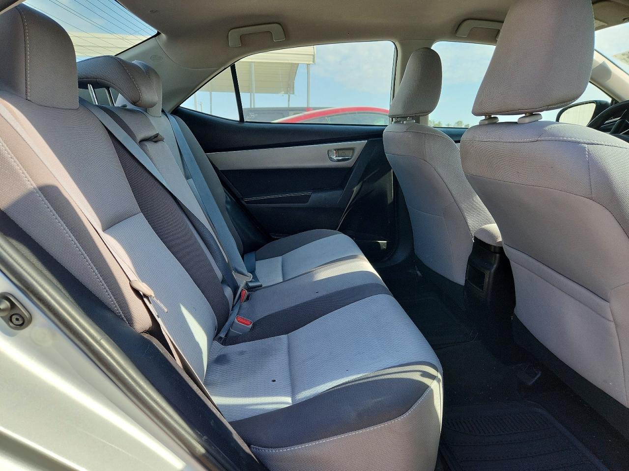 2018 TOYOTA COROLLA LE photo 28