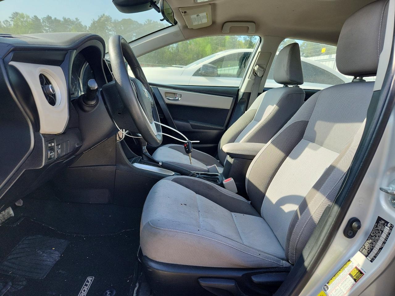 2018 TOYOTA COROLLA LE photo 19