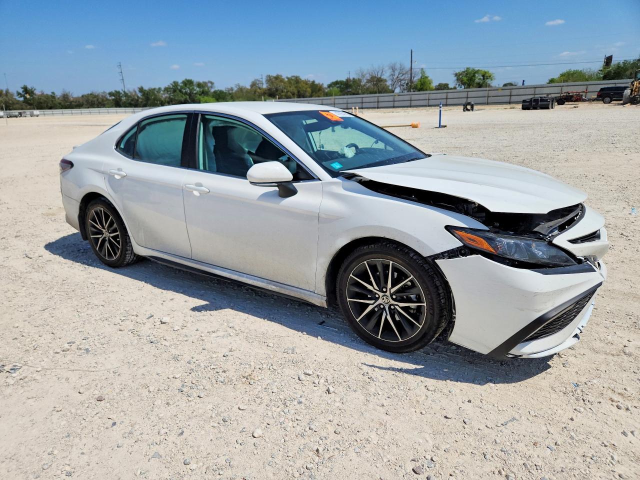 2024 TOYOTA CAMRY SE photo 7