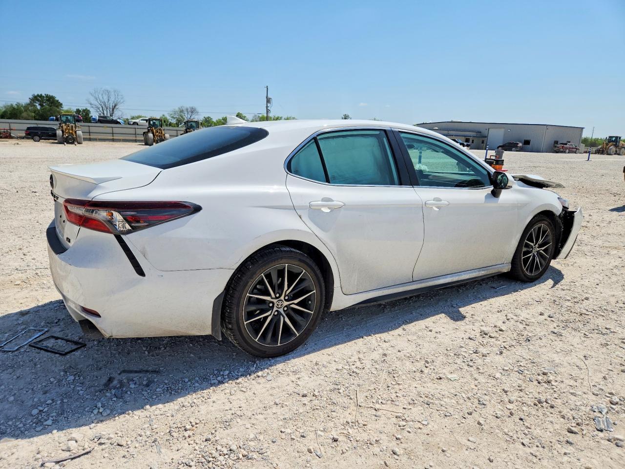 2024 TOYOTA CAMRY SE photo 5
