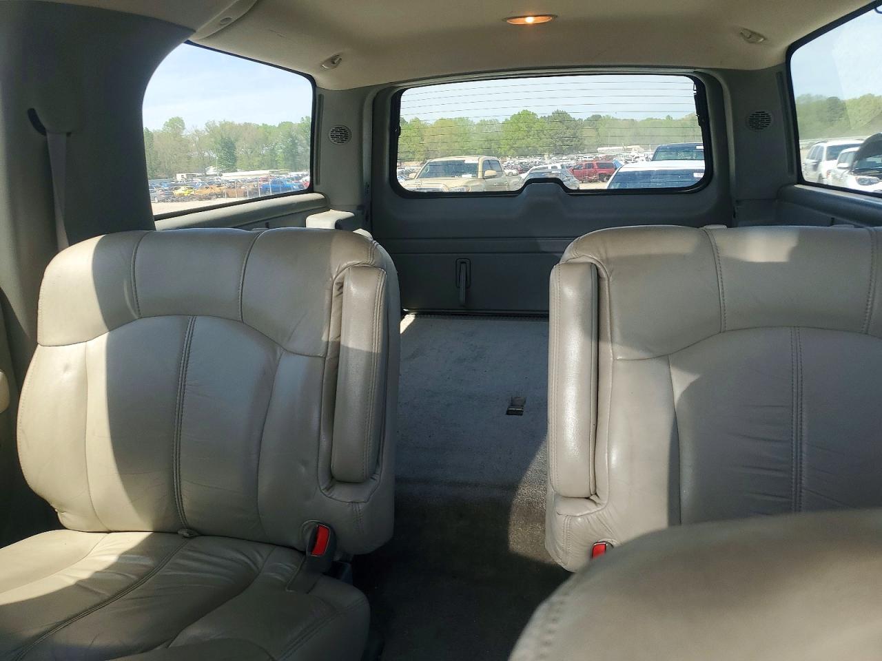 2000 CHEVROLET SUBURBAN K2500 photo 19