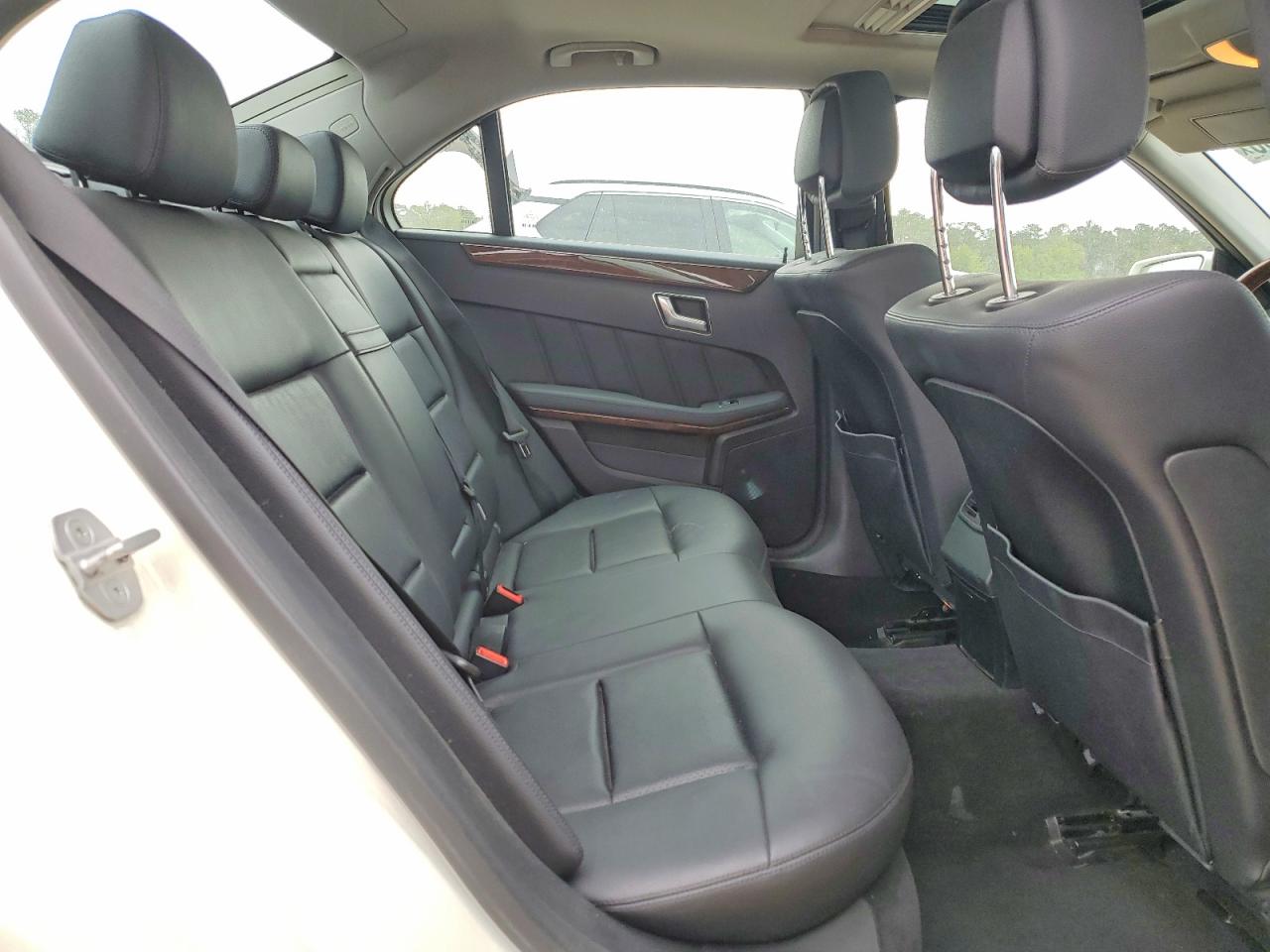 2012 MERCEDES-BENZ E 350 BLUETEC photo 28