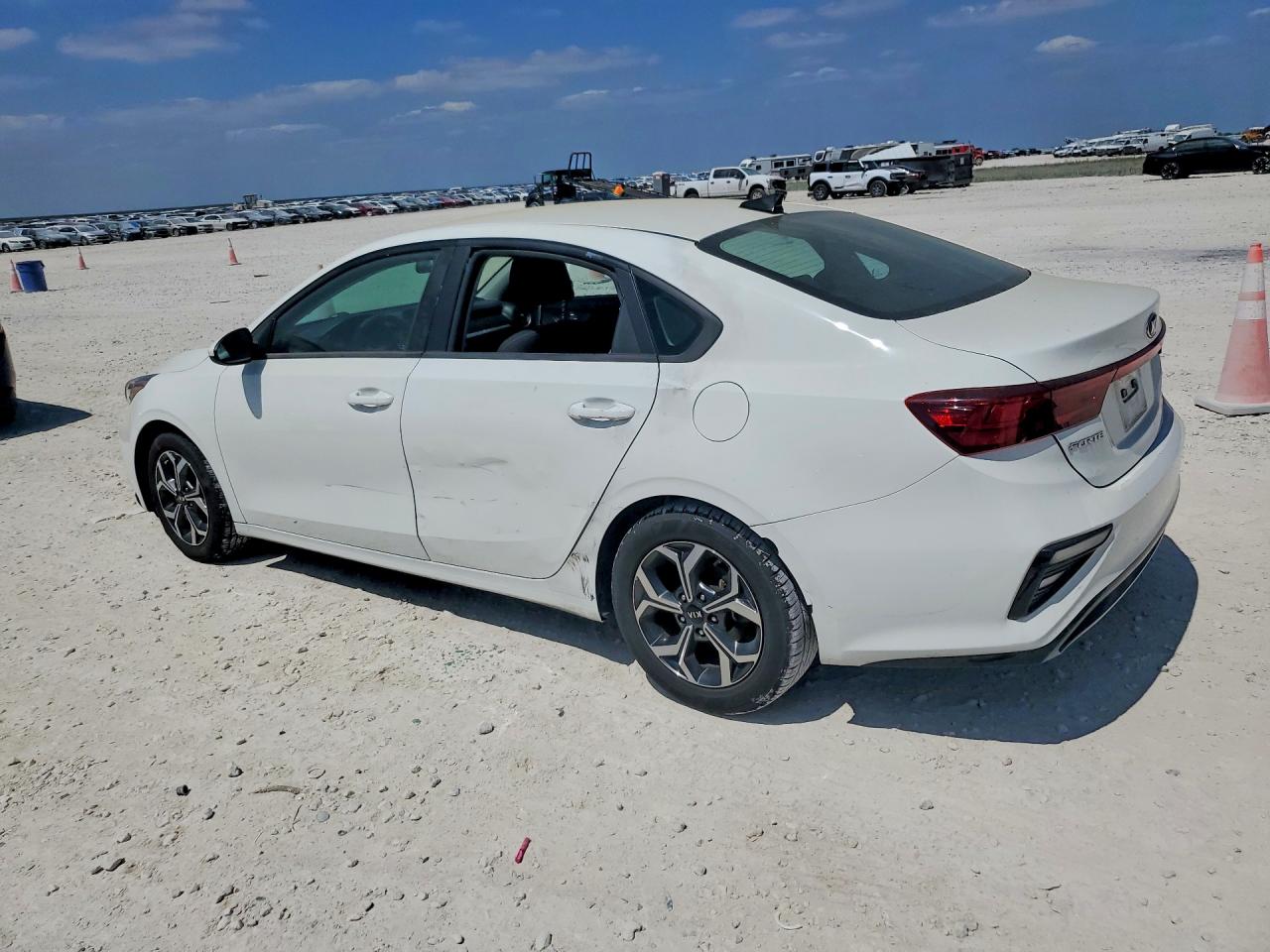 2021 KIA FORTE photo 4