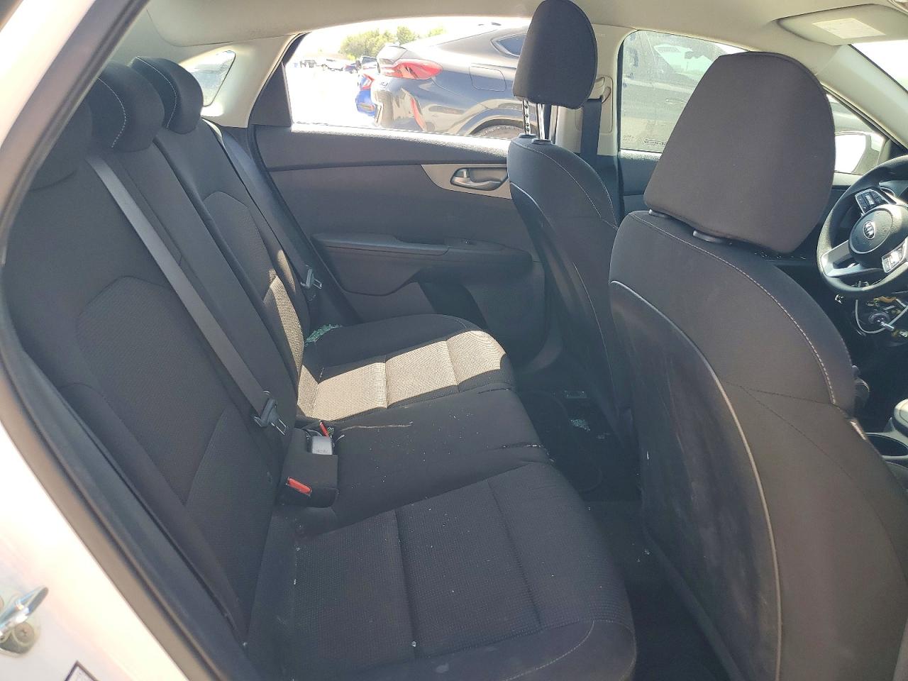 2021 KIA FORTE photo 28