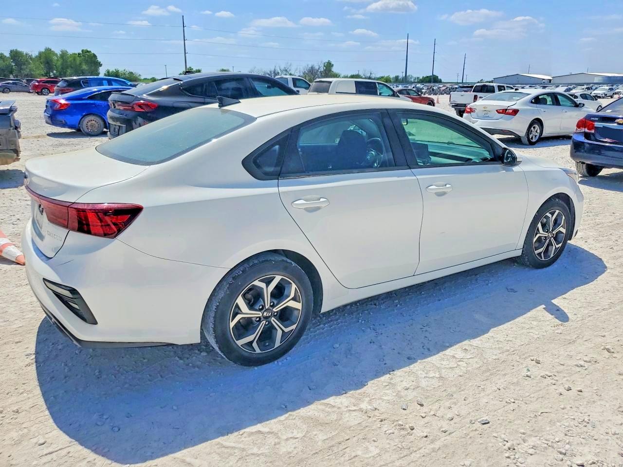2021 KIA FORTE photo 7