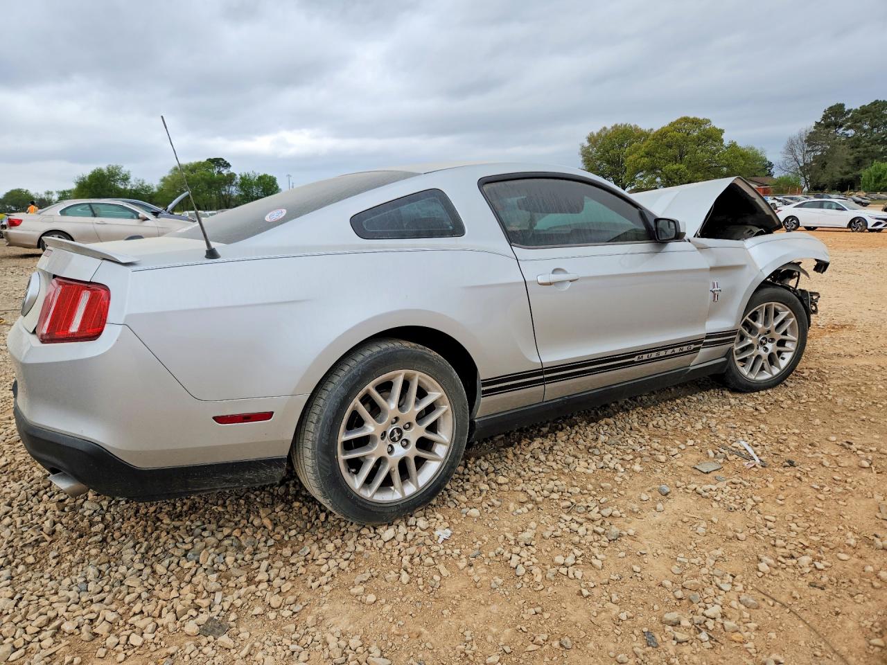 2012 FORD MUSTANG photo 3