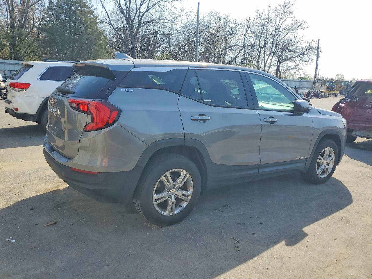 2018 GMC TERRAIN SLE photo 5