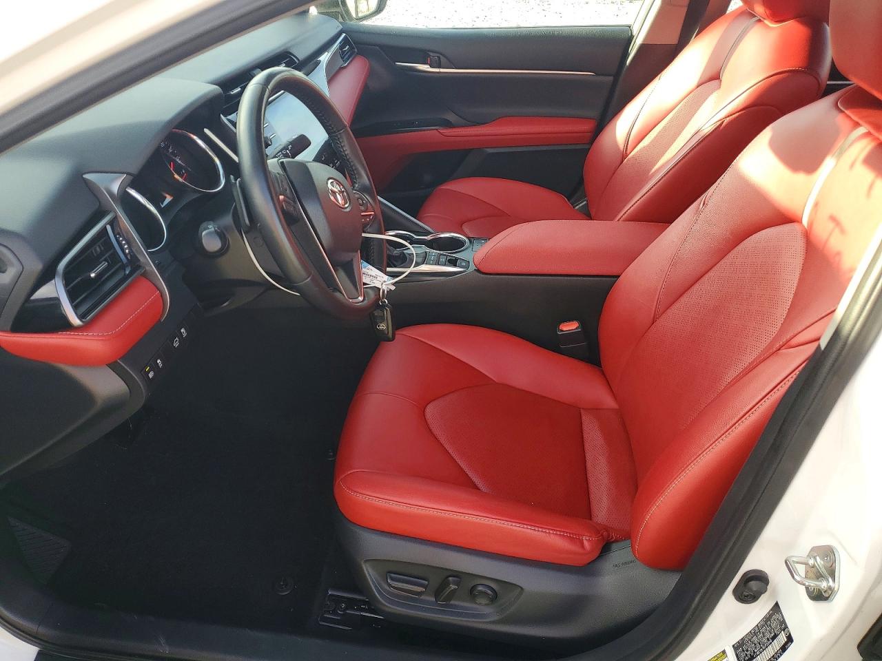2019 TOYOTA CAMRY XSE photo 7