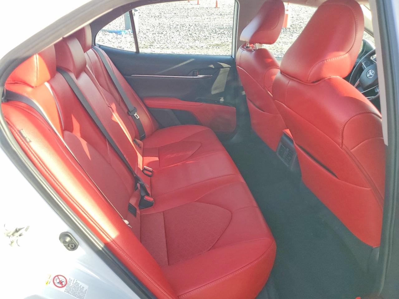 2019 TOYOTA CAMRY XSE photo 10