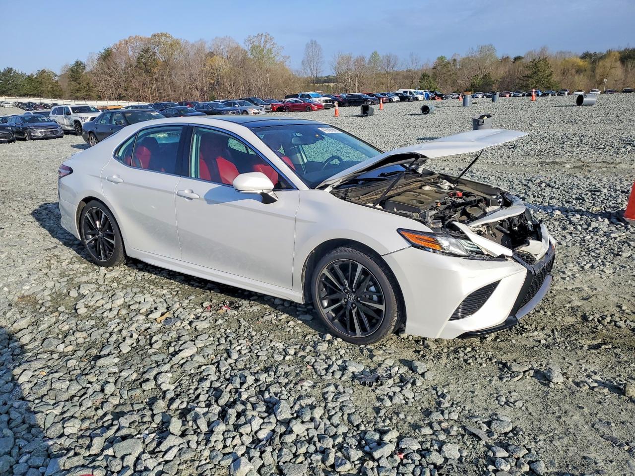 2019 TOYOTA CAMRY XSE photo 4