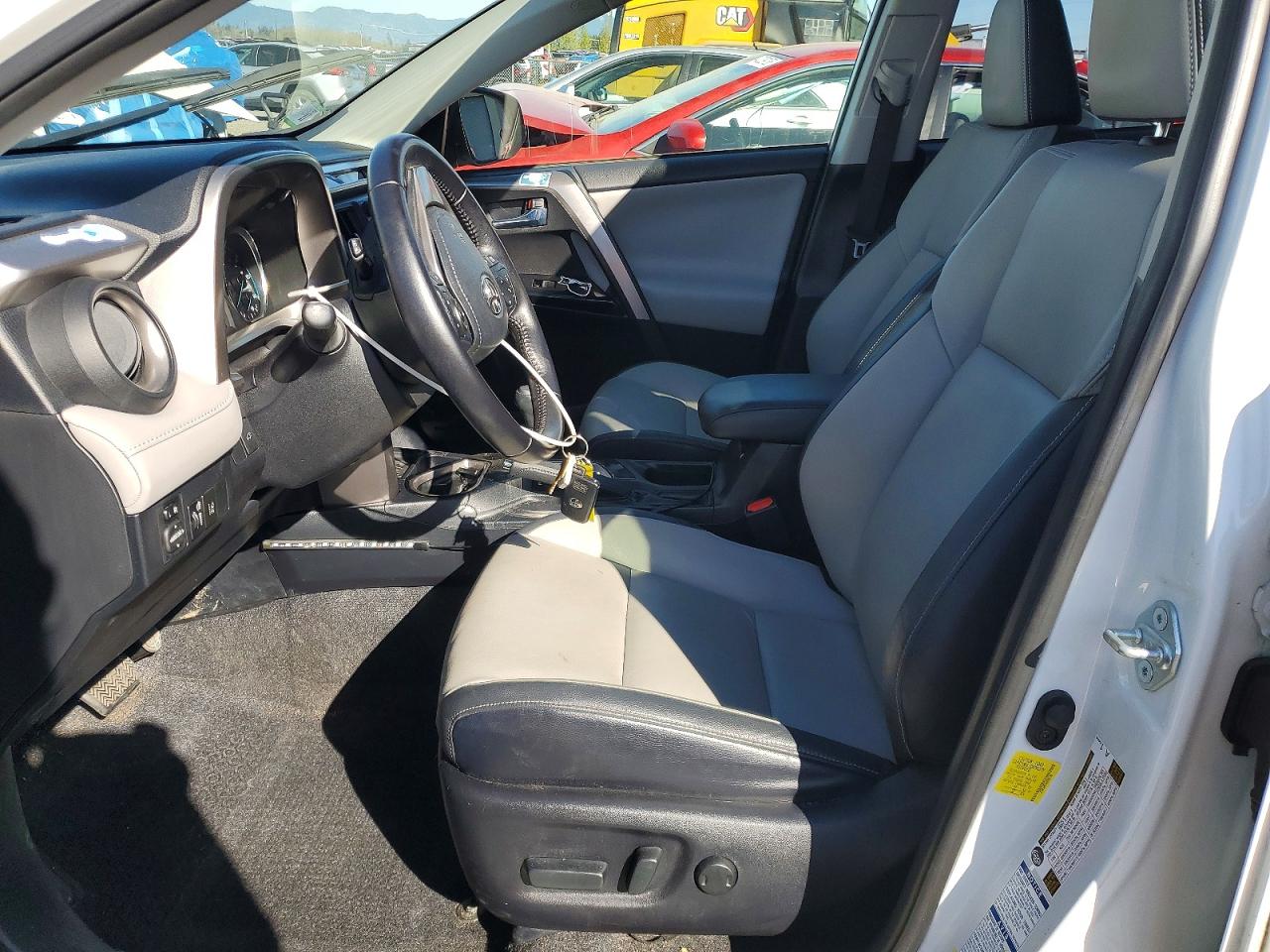 2017 TOYOTA RAV4 HV LIMITED photo 19