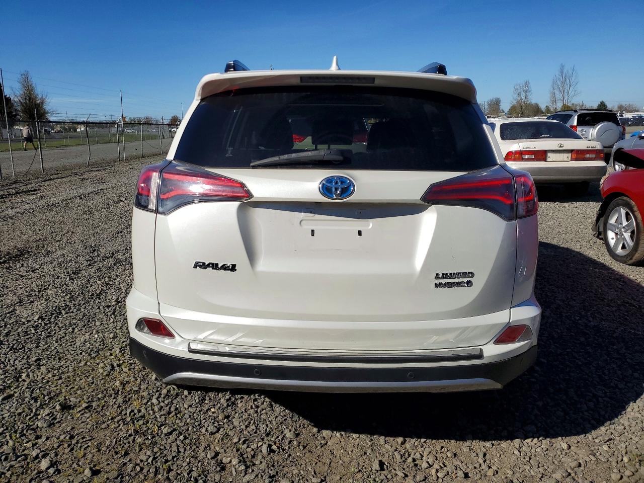 2017 TOYOTA RAV4 HV LIMITED photo 16