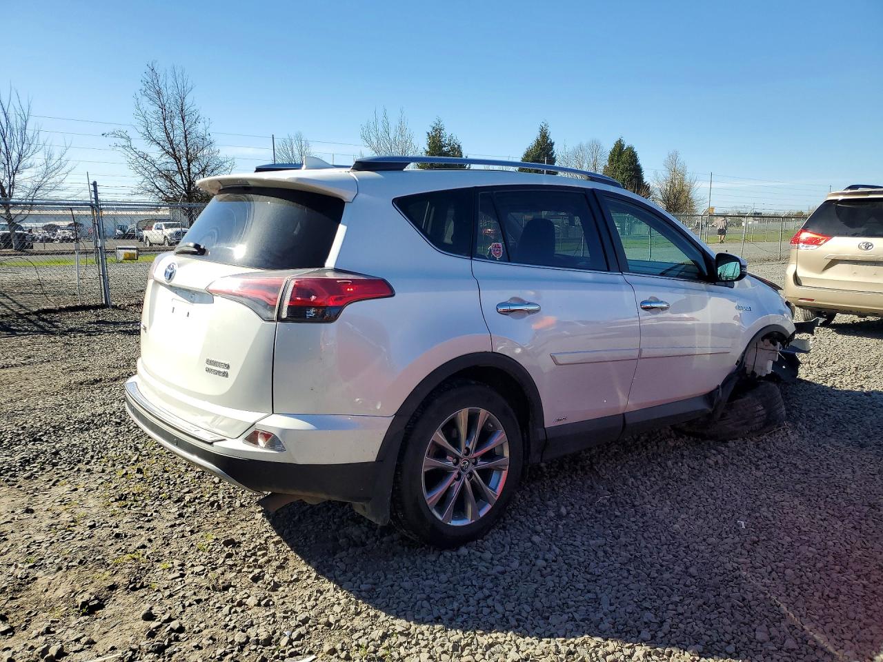 2017 TOYOTA RAV4 HV LIMITED photo 7