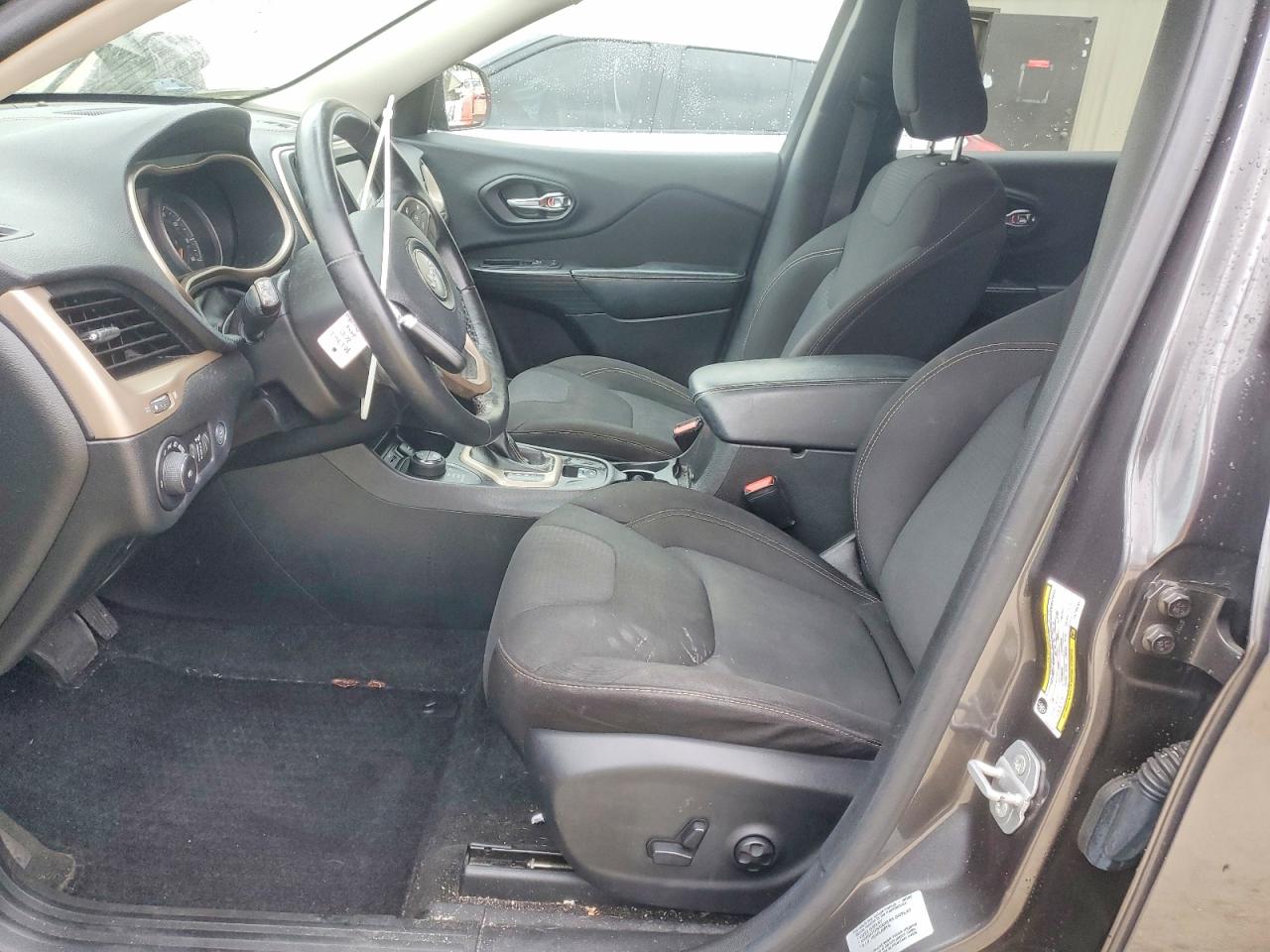 2015 JEEP CHEROKEE LATITUDE photo 13