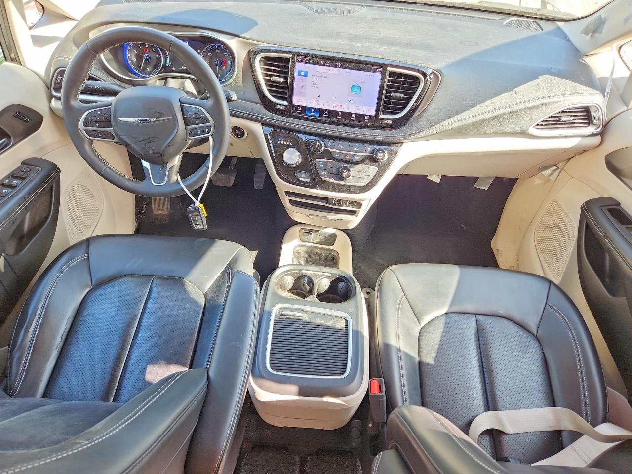 2023 CHRYSLER PACIFICA TOURING L photo 22