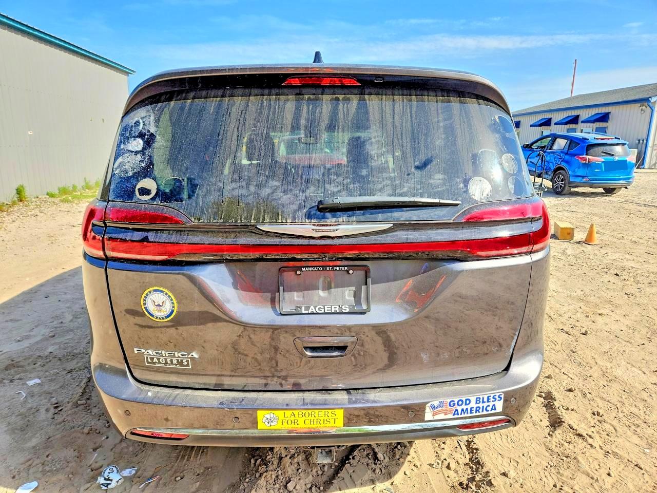 2023 CHRYSLER PACIFICA TOURING L photo 16