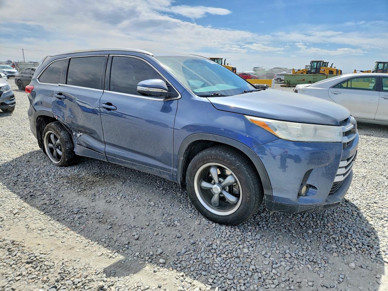 2017 TOYOTA HIGHLANDER LE PLUS photo 10