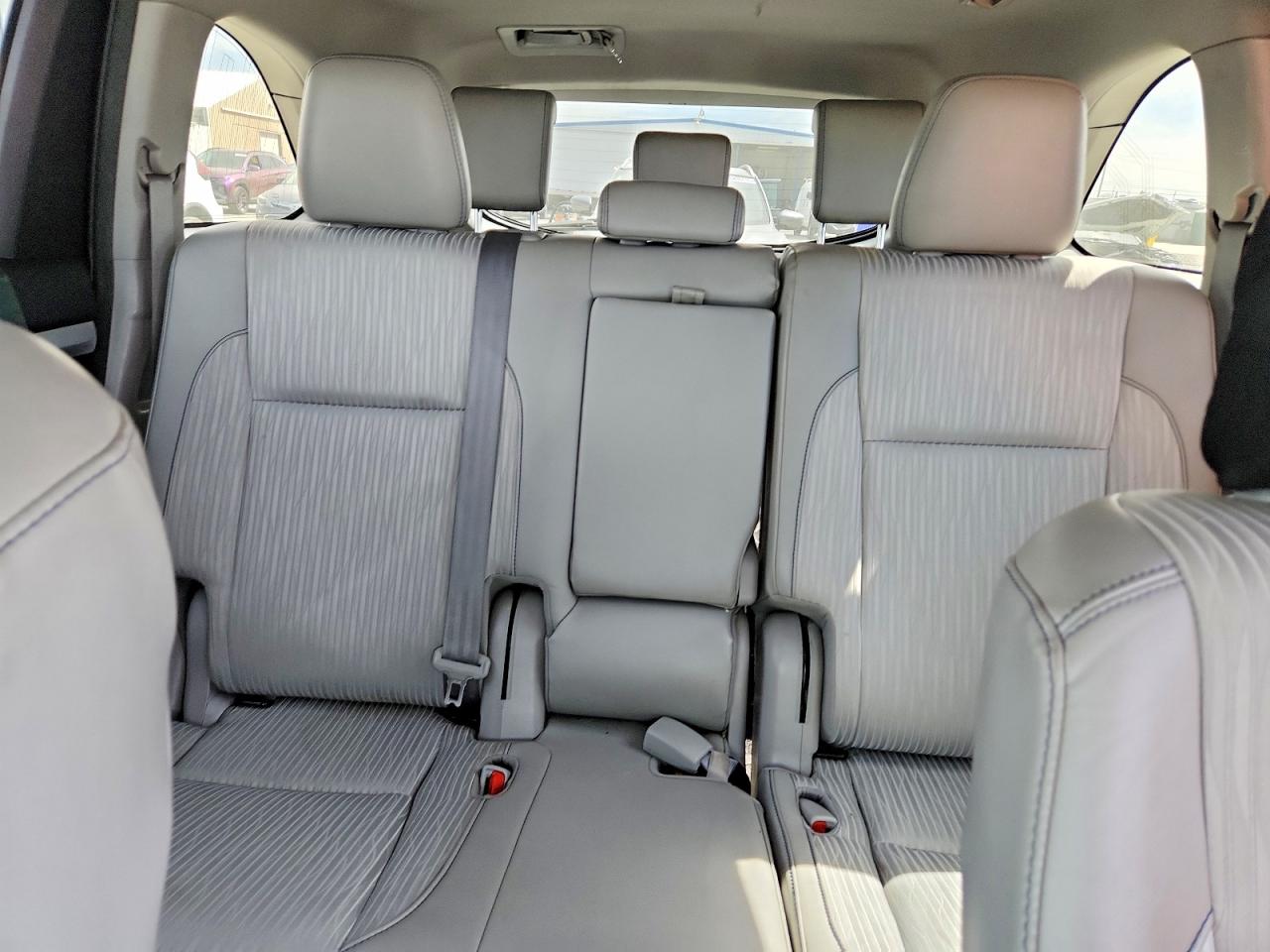 2017 TOYOTA HIGHLANDER LE PLUS photo 28
