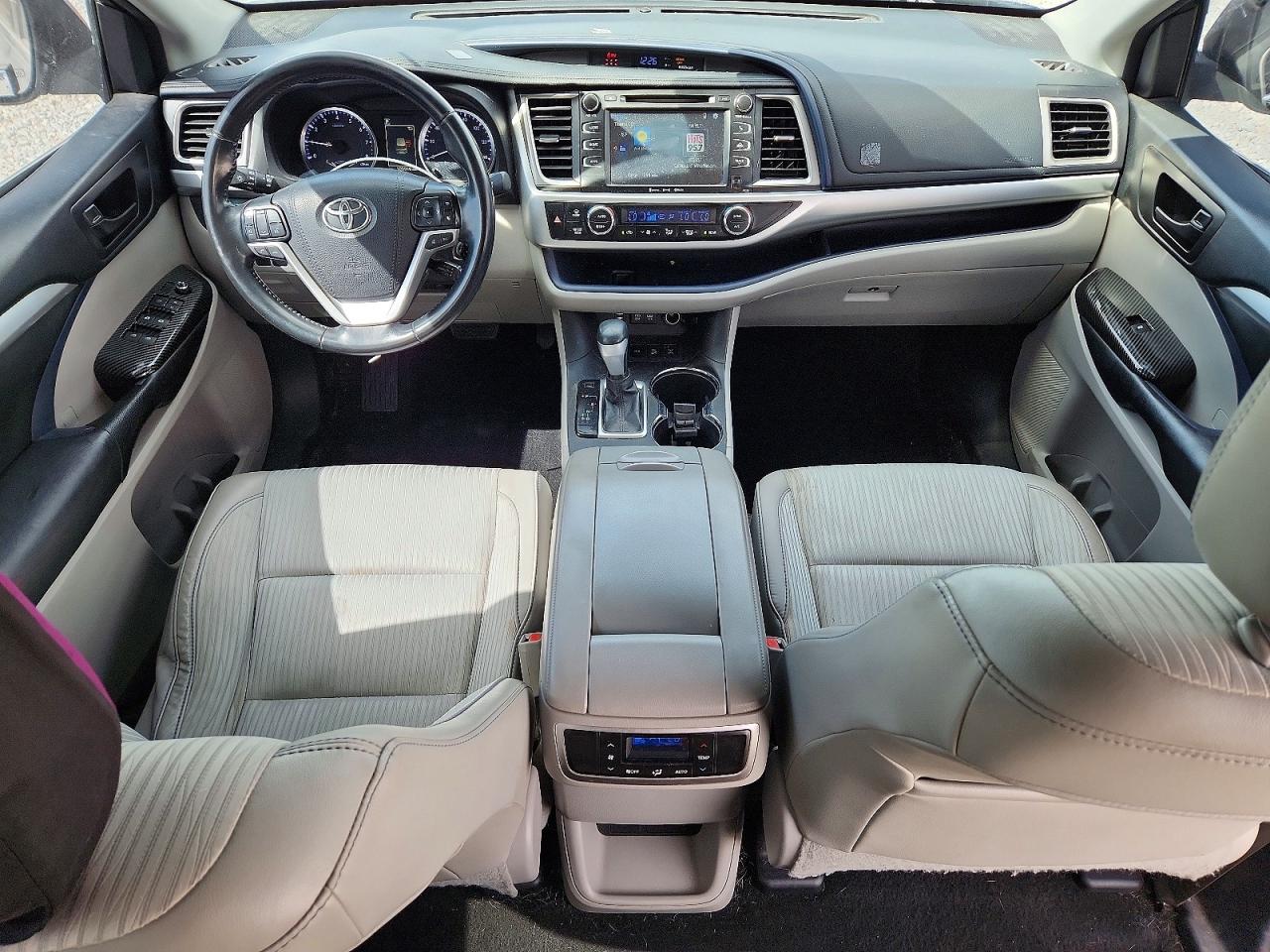 2017 TOYOTA HIGHLANDER LE PLUS photo 22