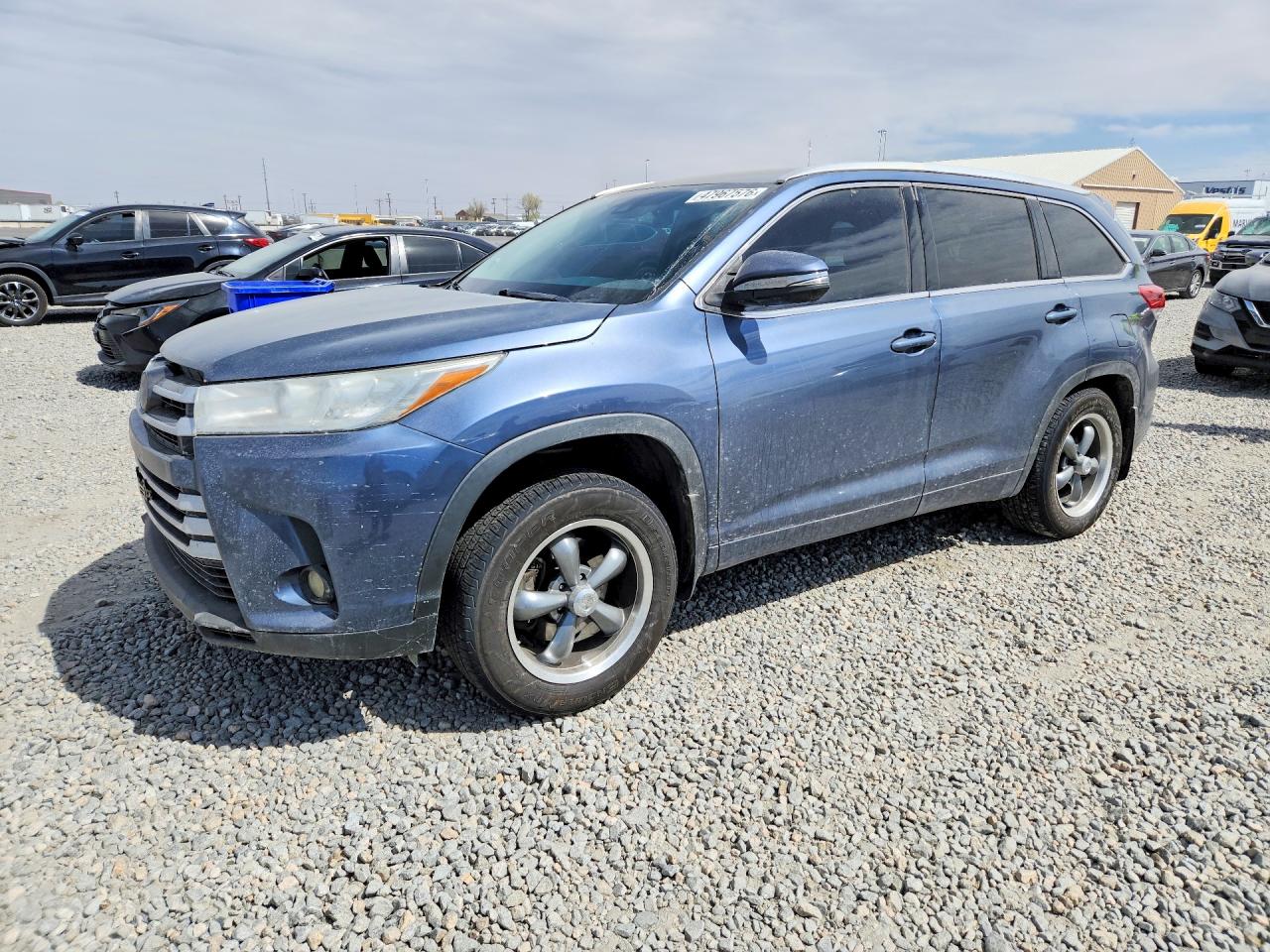 2017 TOYOTA HIGHLANDER