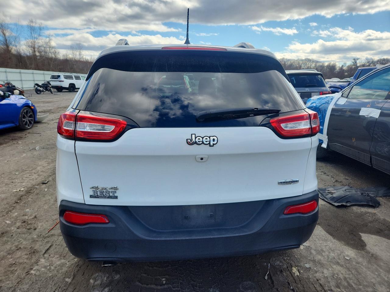 2017 JEEP CHEROKEE LATITUDE photo 11